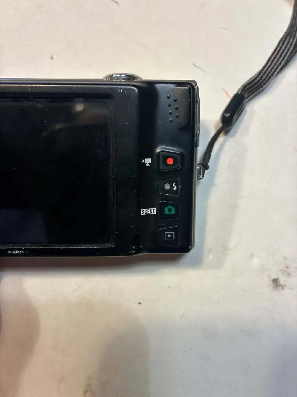 Nikon COOLPIX S6100 16.0MP Digital Camera Silver 7X Wide Zoom